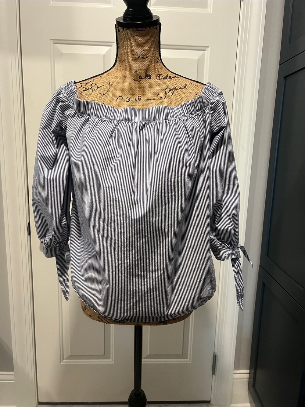 Abercrombie & Fitch Striped Off-Shoulder Tie-Sleeve Sz S Top Blue/White Coastal
